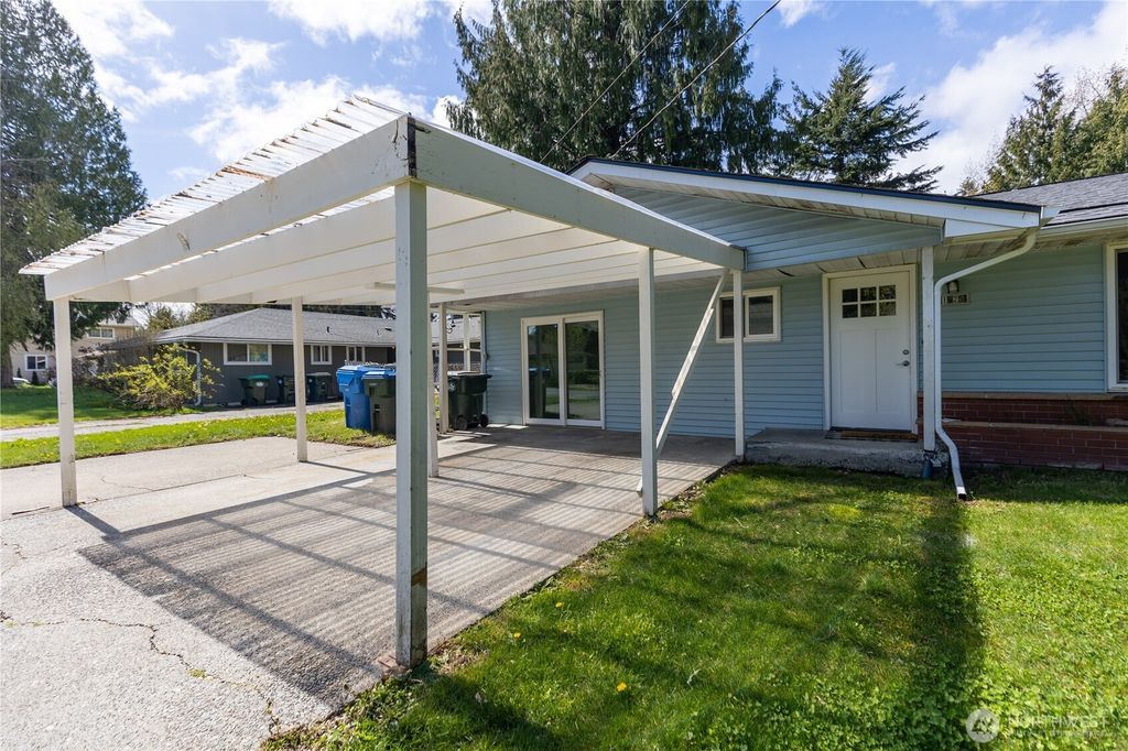 Photo of 1625 Alder Street SE, Lacey, WA 98503 (MLS # 2506936)