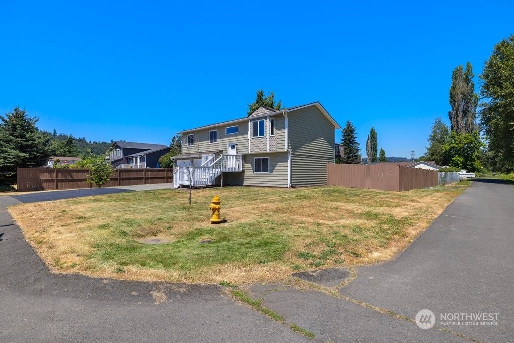 Photo of 319 Broadway, Auburn, WA 98001 (MLS # 2261112)