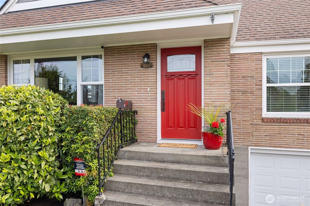 Photo of 4802 N 24th Street, Tacoma, WA 98406 (MLS # 2522136)