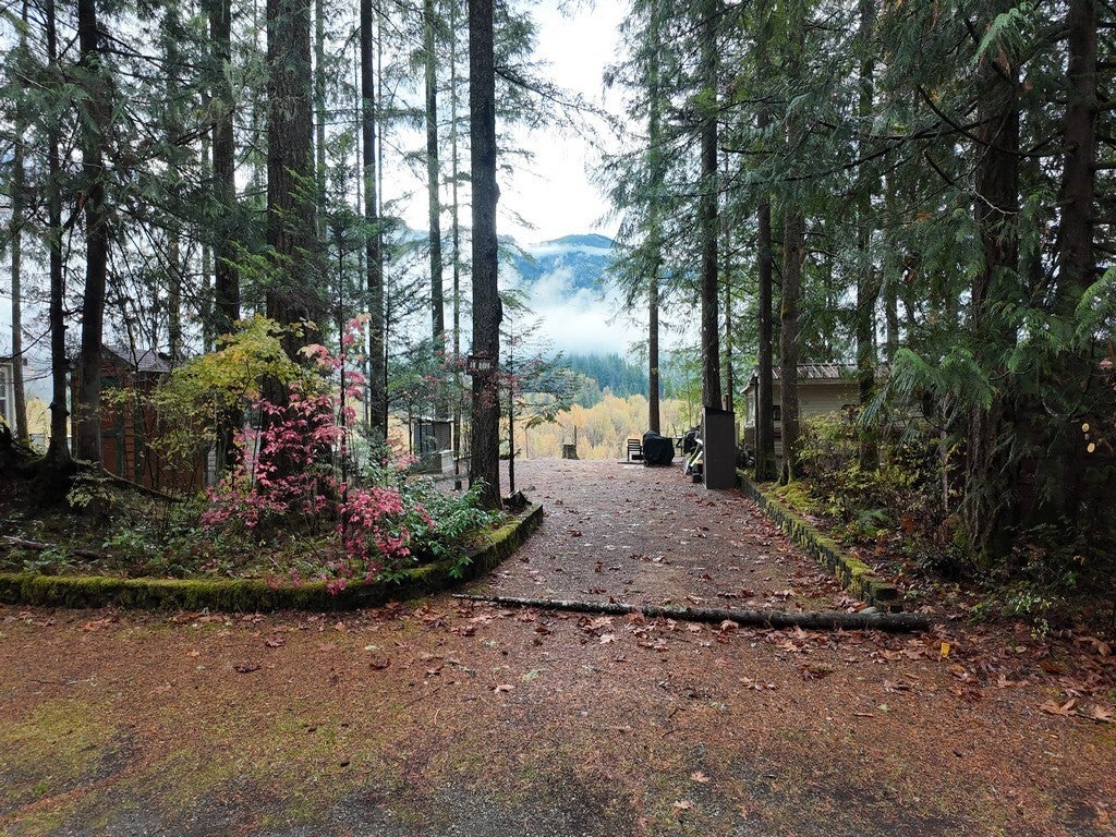 Photo of 27 Riverside Drive, Deming, WA 98244 (MLS # 2599967)
