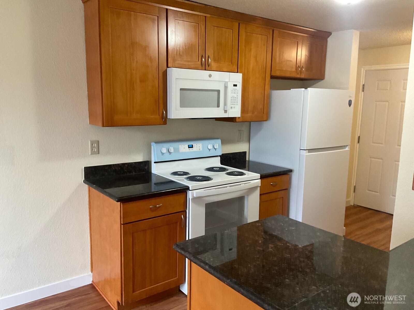 10018 Golden Given Road E 33