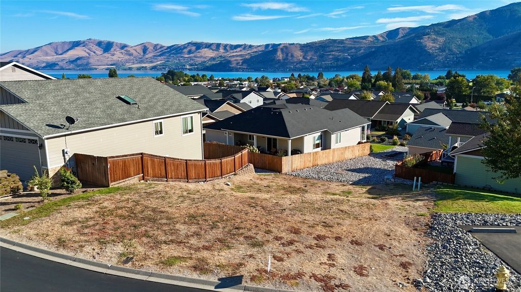 Photo of 516 Village Drive, Manson, WA 98831 (MLS # 2495893)