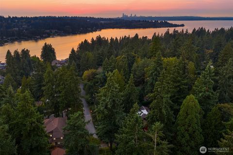 Photo of 10605 SE 30th Street, Bellevue, WA 98004 (MLS # 2446971)
