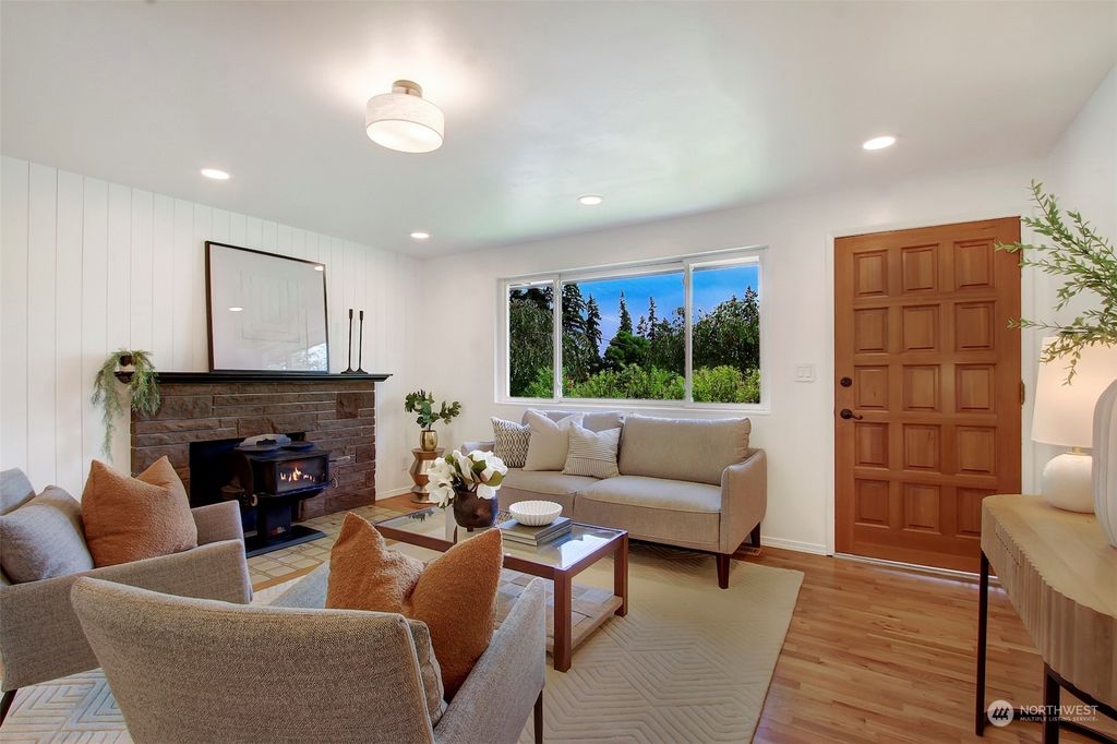 Photo of 7 232nd Place SW, Bothell, WA 98021 (MLS # 2247084)