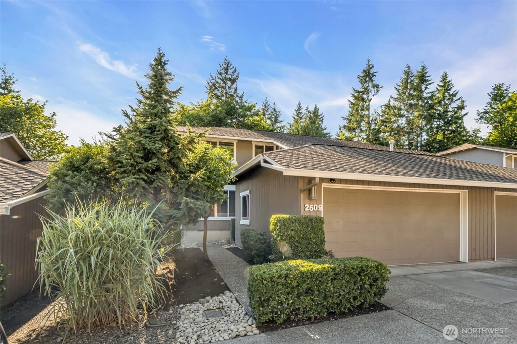 Photo of 2609 175th Avenue NE, Redmond, WA 98052 (MLS # 2413209)