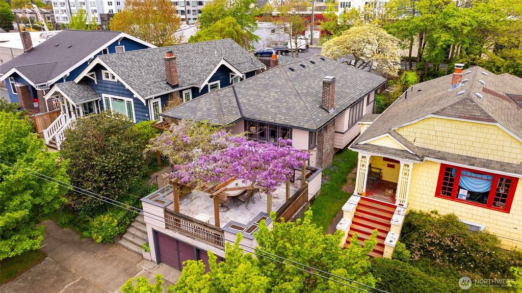 Photo of 1018 NE 62nd Street, Seattle, WA 98115 (MLS # 2507406)