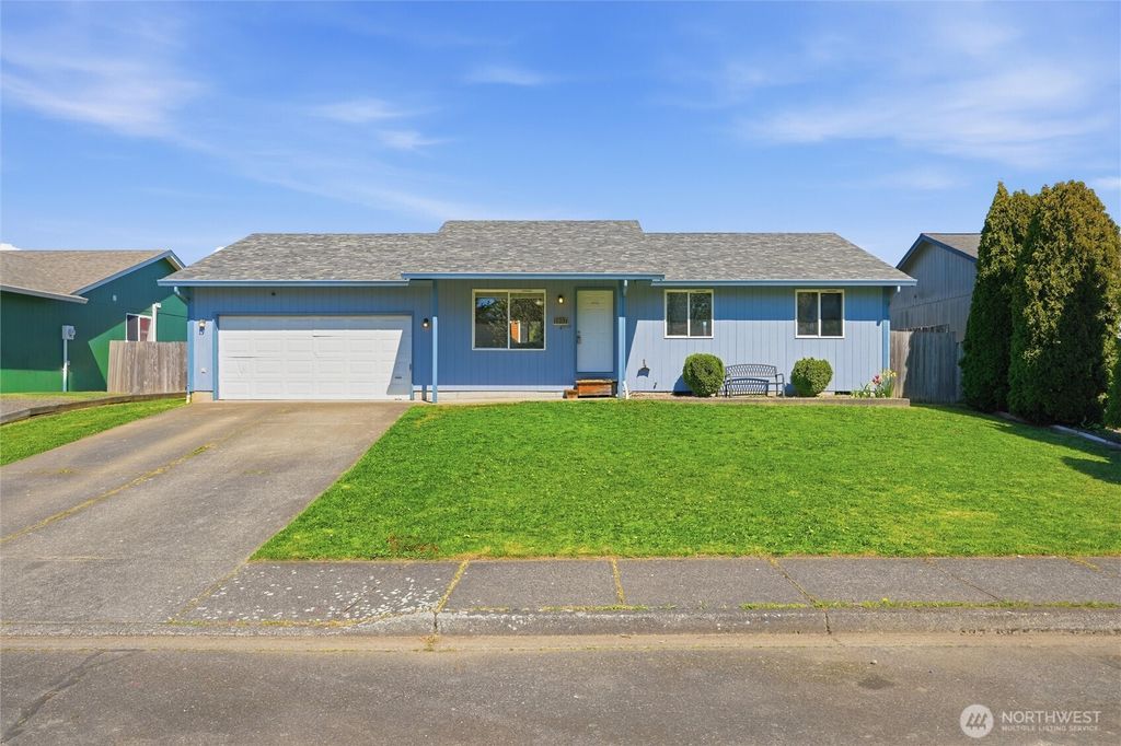 Photo of 1937 Hawthorne Court, Woodland, WA 98674 (MLS # 2505726)