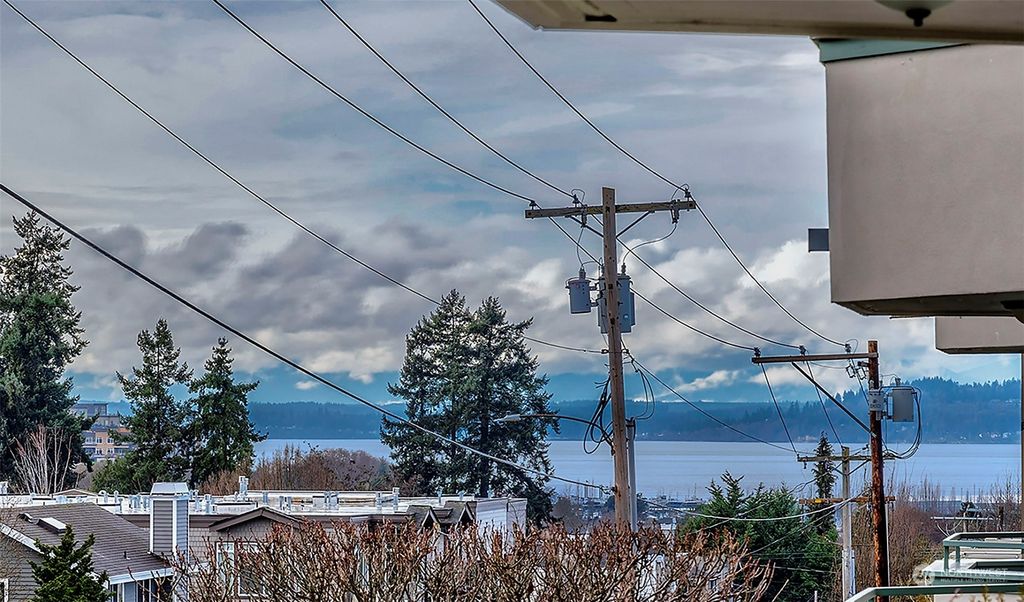 Photo of 555 Walnut Street #5, Edmonds, WA 98020 (MLS # 2265996)