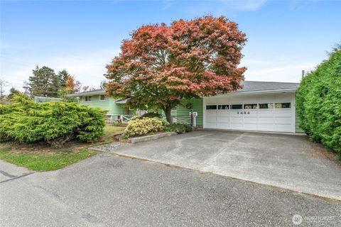 Photo of 2434 Spruce Street, Bellingham, WA 98225 (MLS # 2446384)