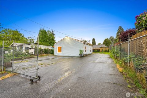 Photo of 8419 S 116th ST, Seattle, WA 98178 (MLS # 2521709)