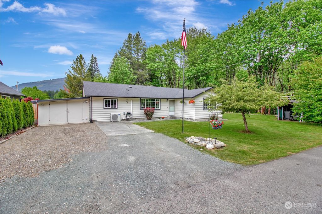 Photo of 1000 Riddle Street, Darrington, WA 98241 (MLS # 2242702)