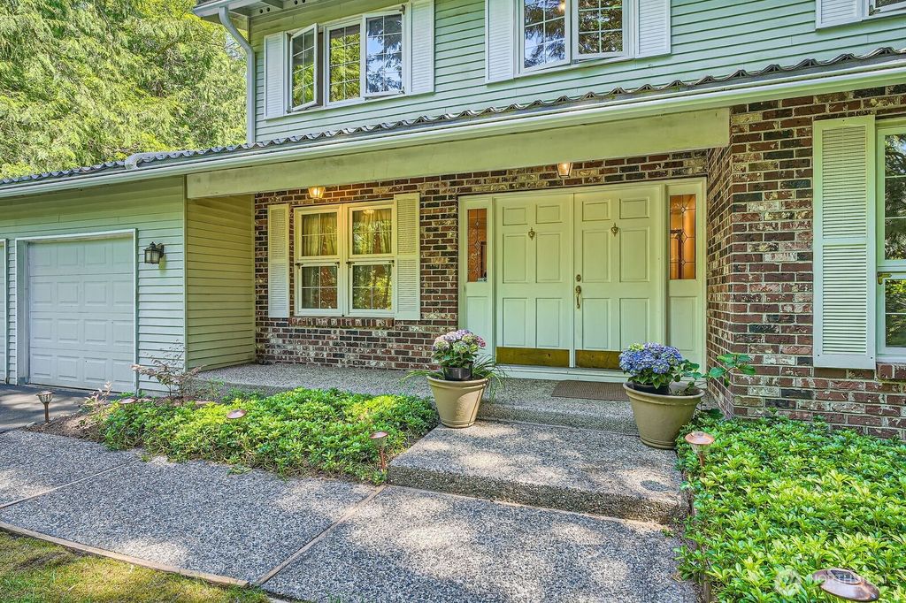 Photo of 21927 SE 37th Street, Sammamish, WA 98075 (MLS # 2380496)