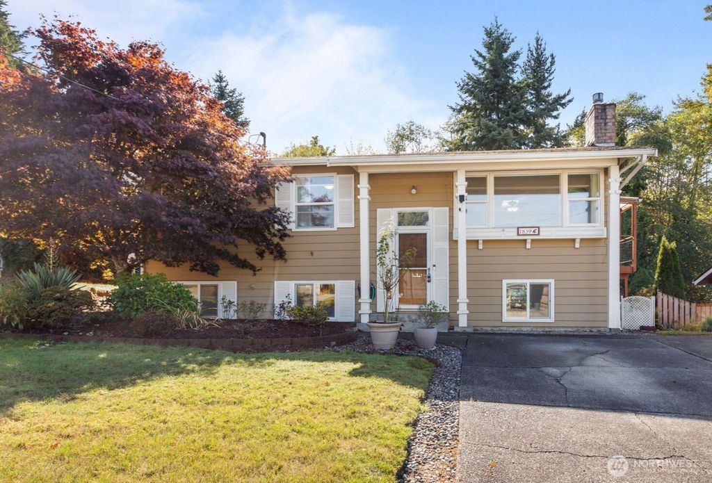 Photo of 1839 S 246th Place, Des Moines, WA 98198 (MLS # 2440140)