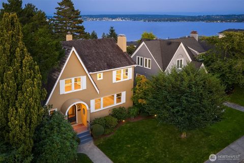 Photo of 3832 48th Avenue NE, Seattle, WA 98105 (MLS # 2480195)