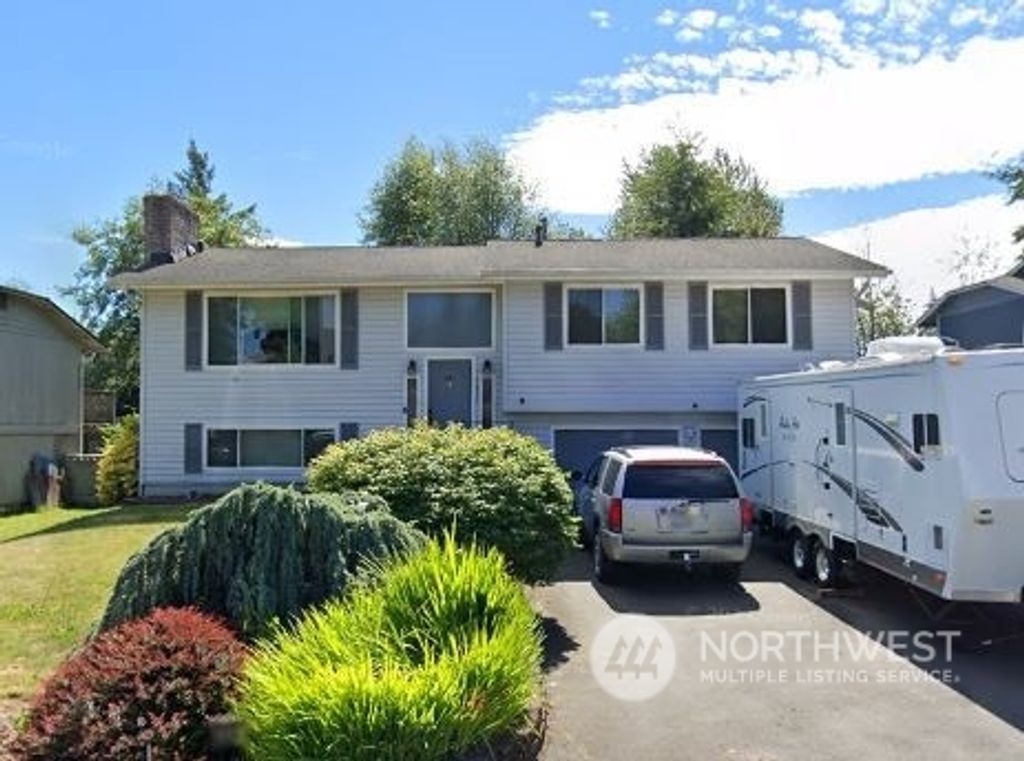 Photo of 3833 SW 339th Street, Federal Way, WA 98023 (MLS # 2242764)