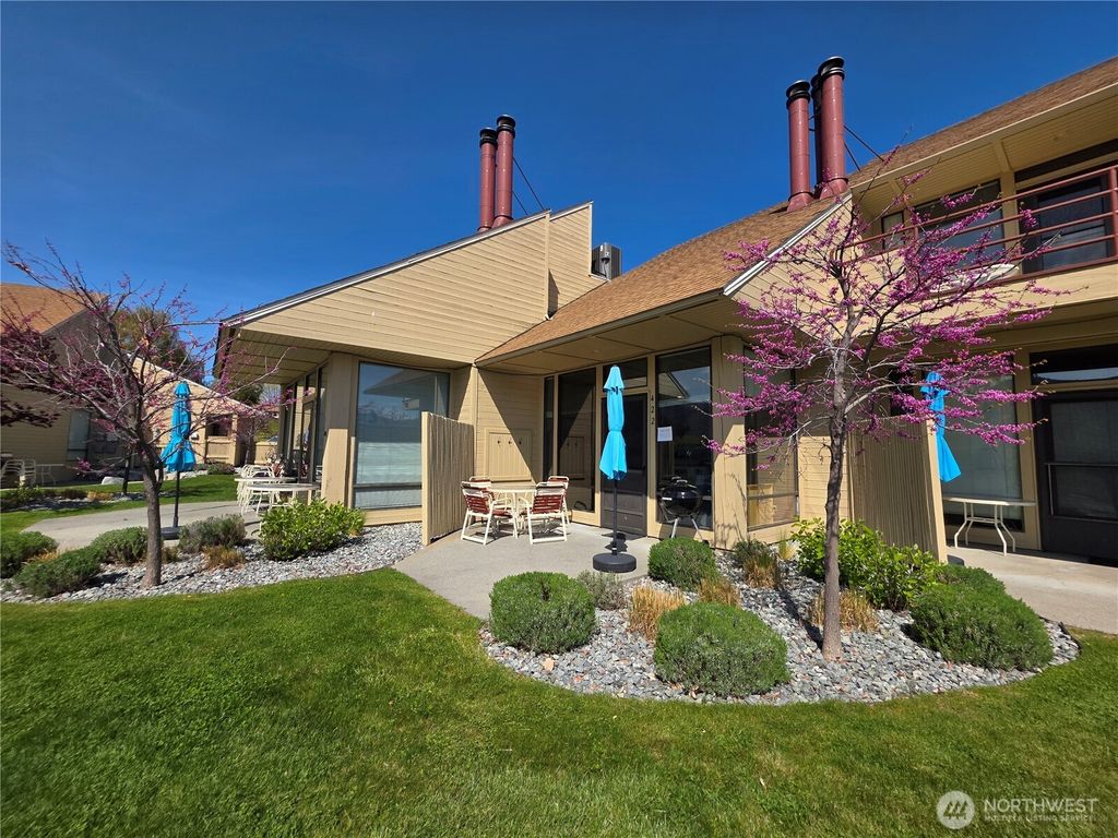 Photo of 1 Nekquelekin 422-B, Manson, WA 98831 (MLS # 2508024)