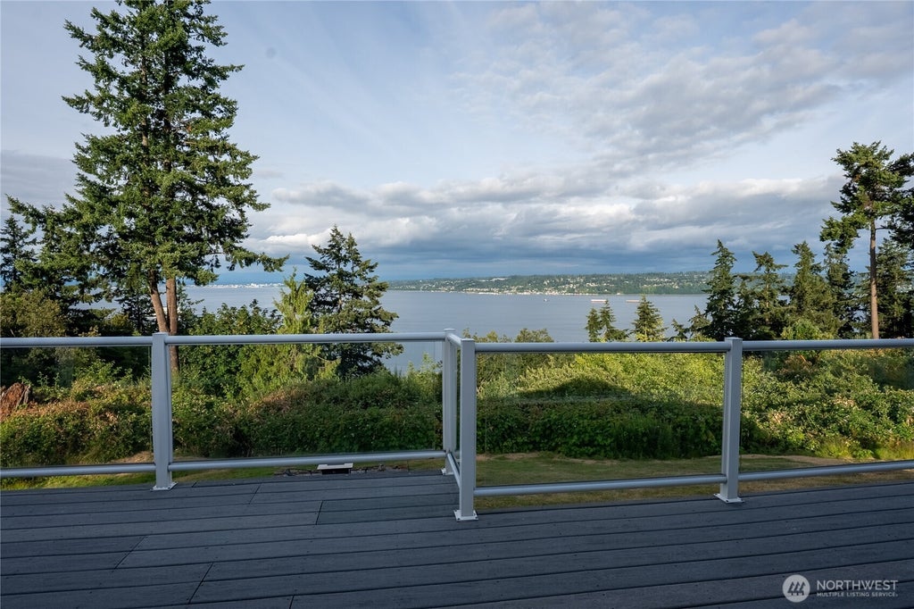 Photo of 7023 Columbia Avenue, Clinton, WA 98236 (MLS # 2545490)