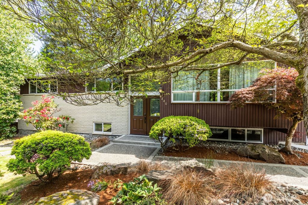 Photo of 4840 119th Avenue SE, Bellevue, WA 98006 (MLS # 2370295)