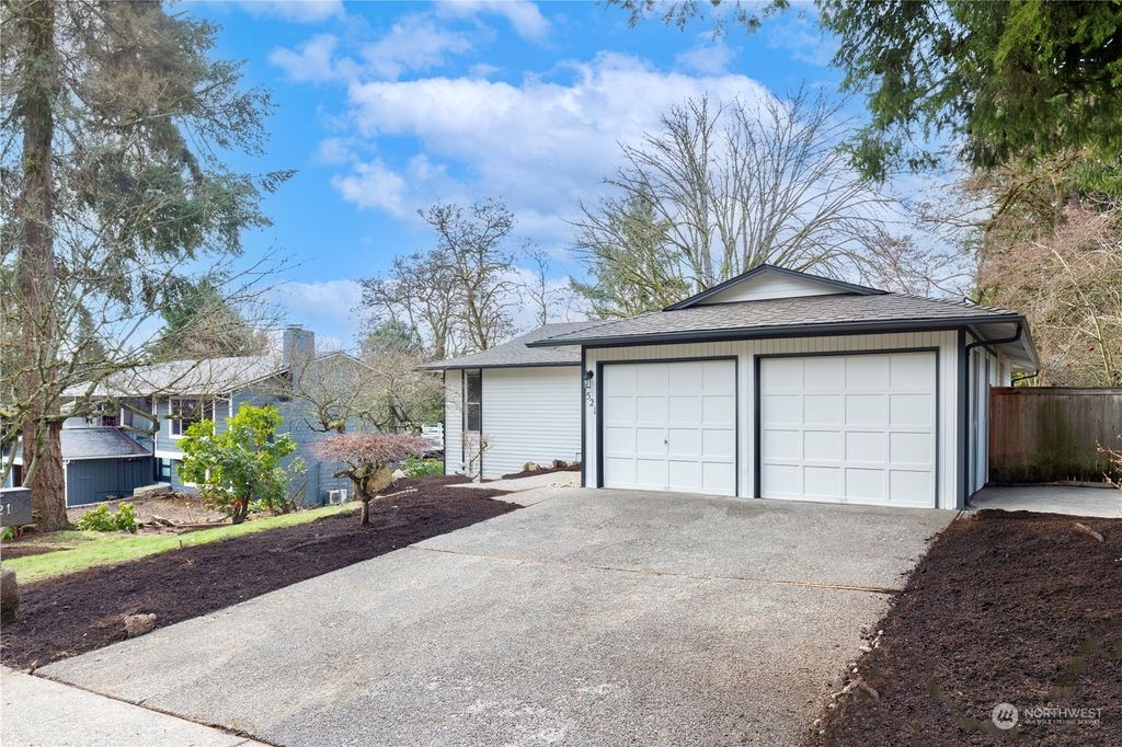 Photo of 521 154th Avenue NE, Bellevue, WA 98007 (MLS # 2199077)