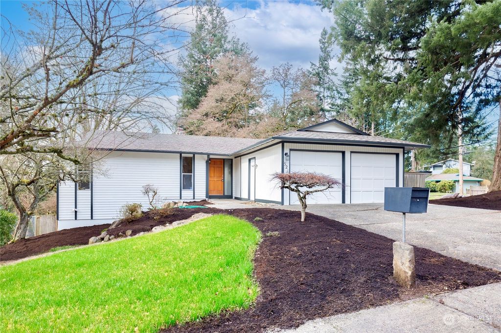 Photo of 521 154th Avenue NE, Bellevue, WA 98007 (MLS # 2199077)