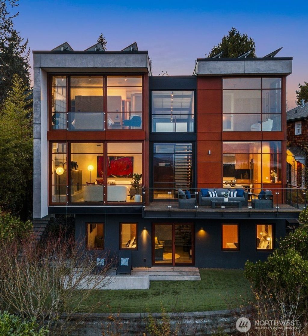 Photo of 1527 E Howe Street, Seattle, WA 98112 (MLS # 2499874)