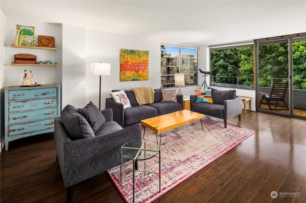 Photo of 521 5th Avenue W #301, Seattle, WA 98119 (MLS # 2166248)