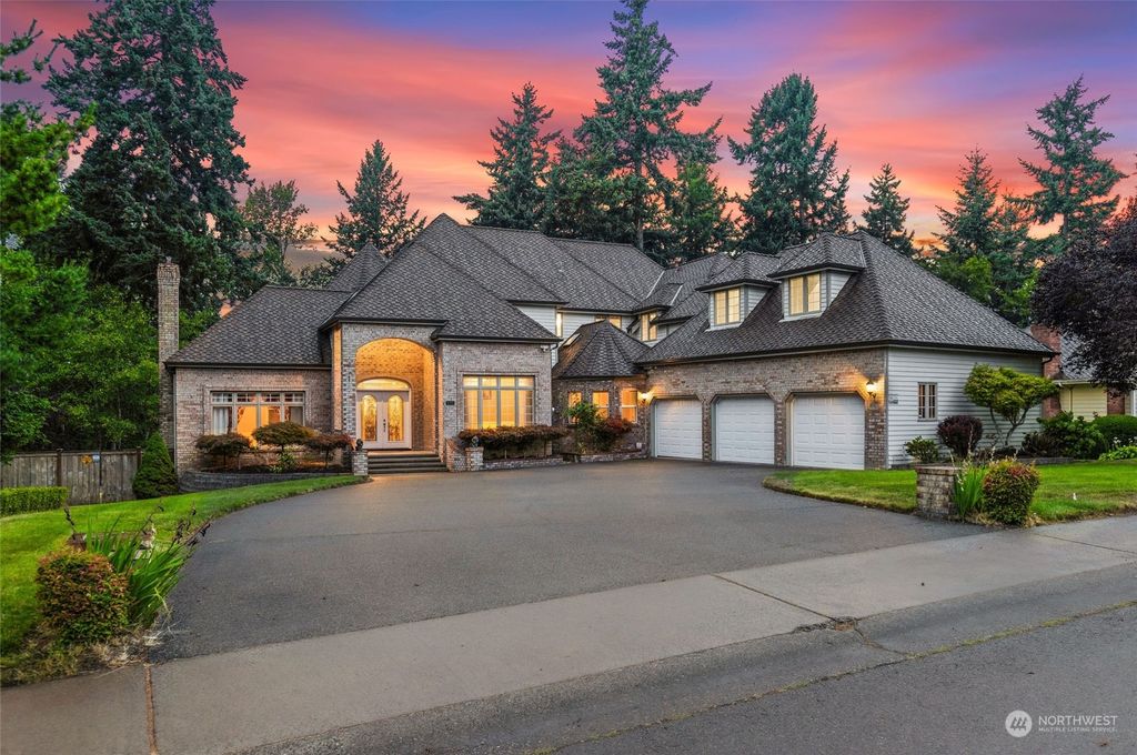 Photo of 470 SW 345th Place, Federal Way, WA 98023 (MLS # 2155281)