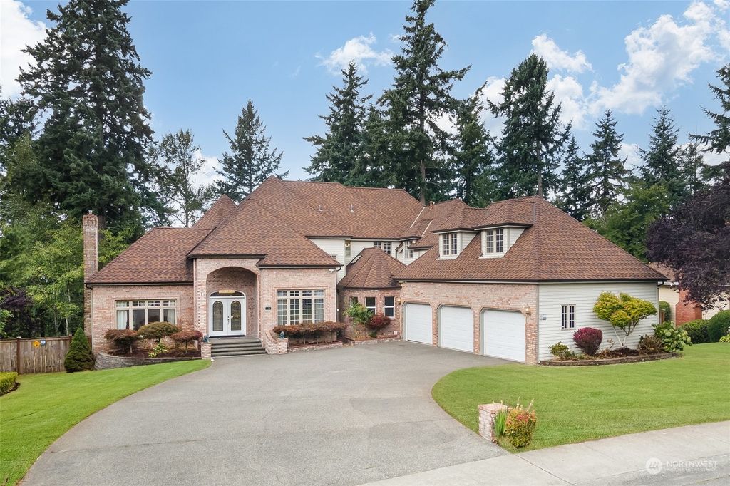 Photo of 470 SW 345th Place, Federal Way, WA 98023 (MLS # 2155281)