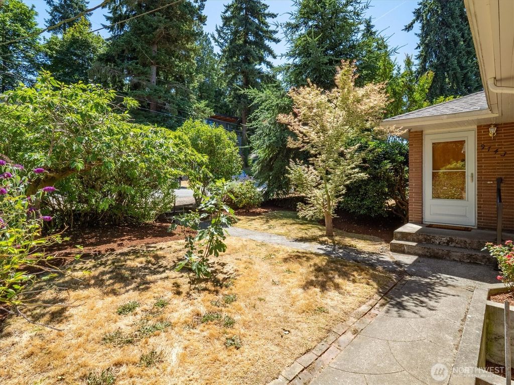 Photo of 9743 46th Avenue NE, Seattle, WA 98115 (MLS # 2408097)