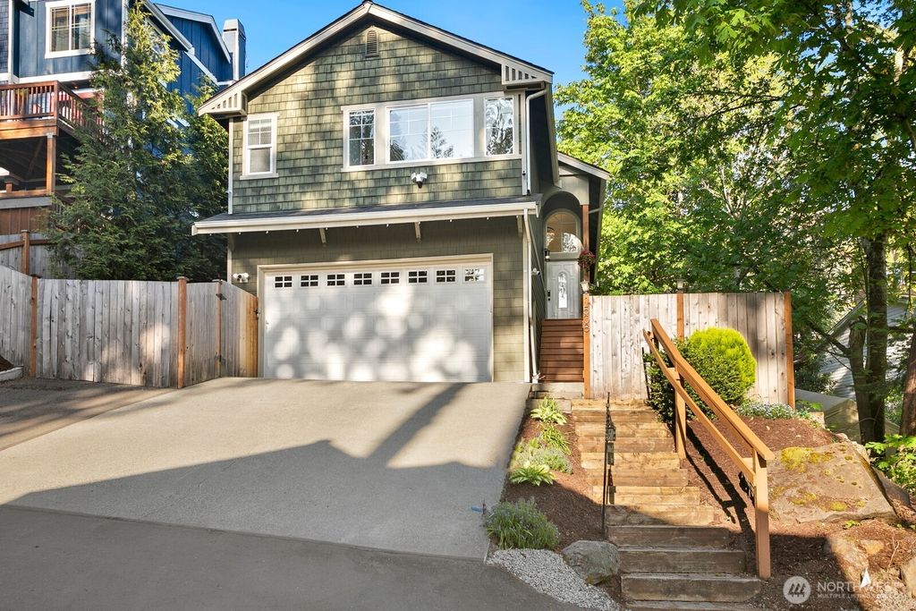 Photo of 1508 208th Avenue NE, Sammamish, WA 98074 (MLS # 2515476)