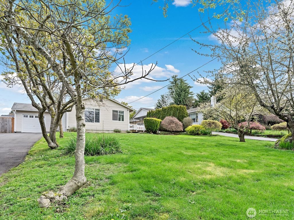Photo of 27022 S 12th Avenue, Des Moines, WA 98198 (MLS # 2368811)