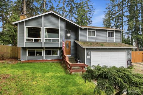 Photo of 983 NE Melia Lane, Bremerton, WA 98311 (MLS # 2505094)