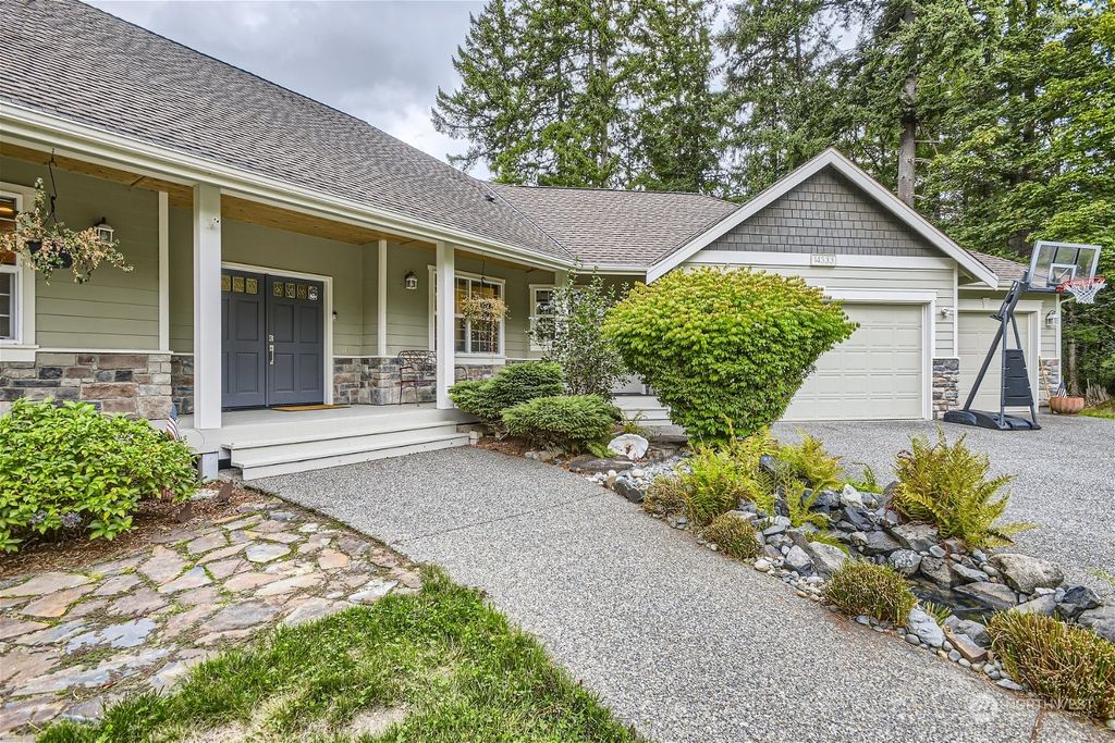 Photo of 14333 196th Avenue SE, Renton, WA 98059 (MLS # 2161669)