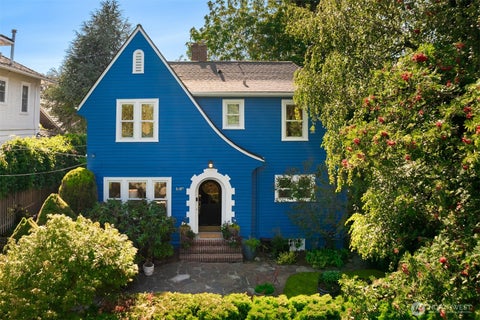 Photo of 1607 34th Street, Seattle, WA 98122 (MLS # 2555237)