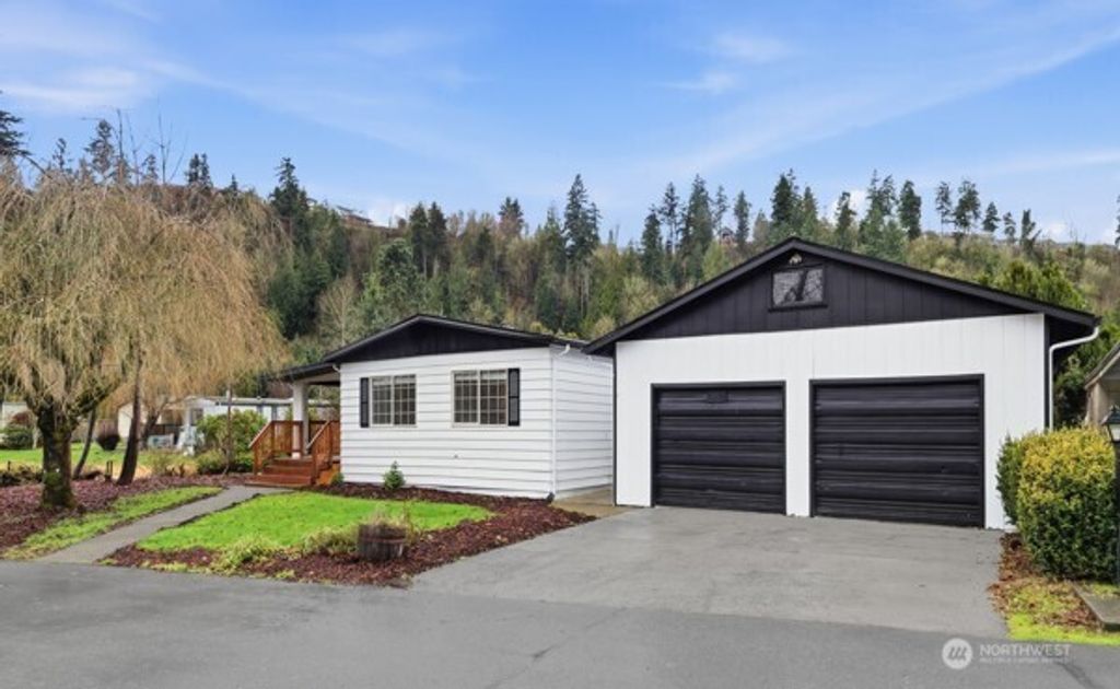 Photo of 8512 144th Ave E Ave #13, Puyallup, WA 98372 (MLS # 2465553)