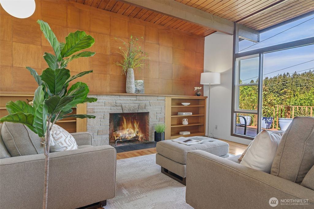 Photo of 13056 8th Court NE, Seattle, WA 98125 (MLS # 2360894)