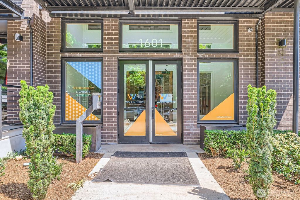 Photo of 1601 N 45th Street #411, Seattle, WA 98103 (MLS # 2497638)