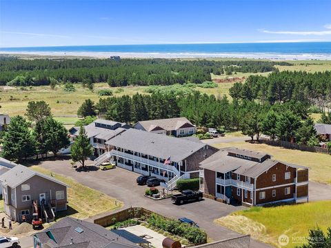 Photo of 1411 Ager Drive #304, Long Beach, WA 98631 (MLS # 2504400)