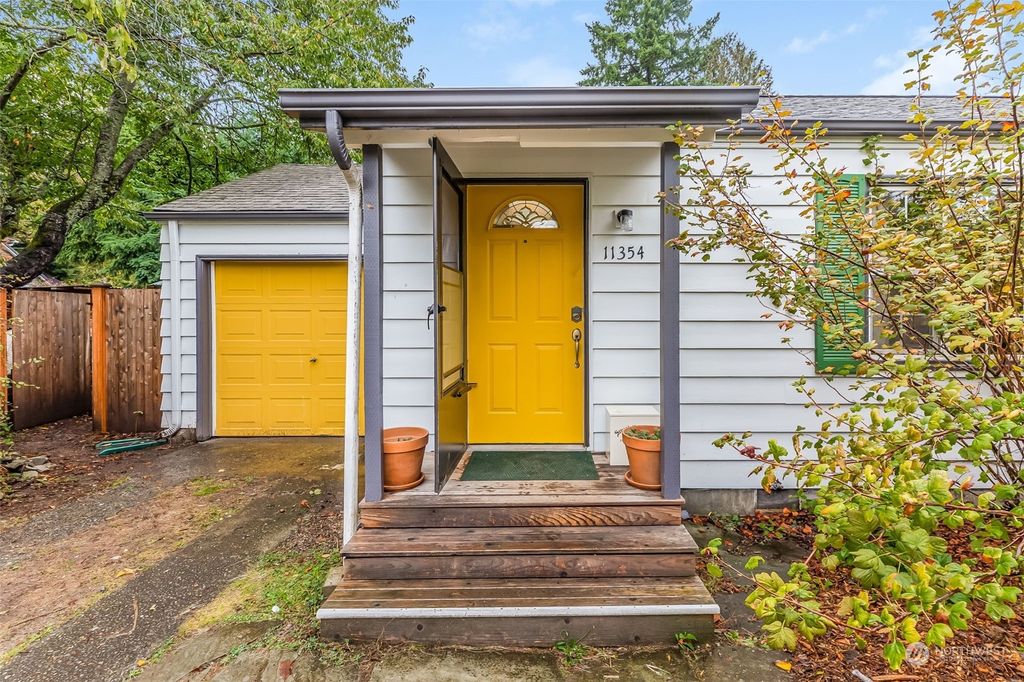 Photo of 11354 19th Avenue NE, Seattle, WA 98125 (MLS # 2165947)