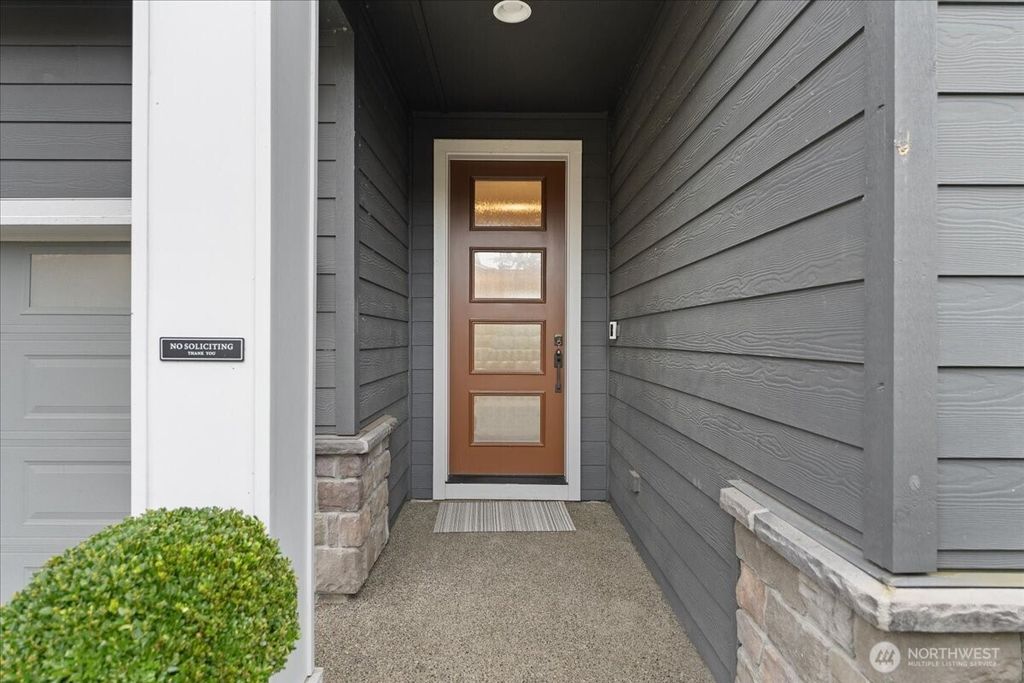 Photo of 12908 136th Place NE, Kirkland, WA 98034 (MLS # 2493950)