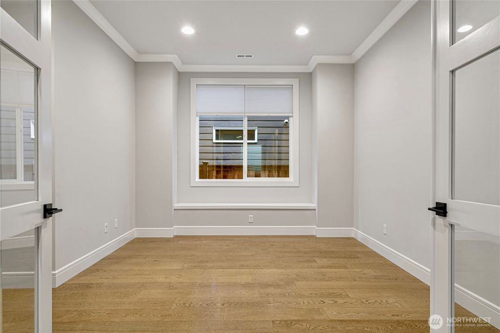 Photo of 4814 240 Place SE, Sammamish, WA 98029 (MLS # 2478285)