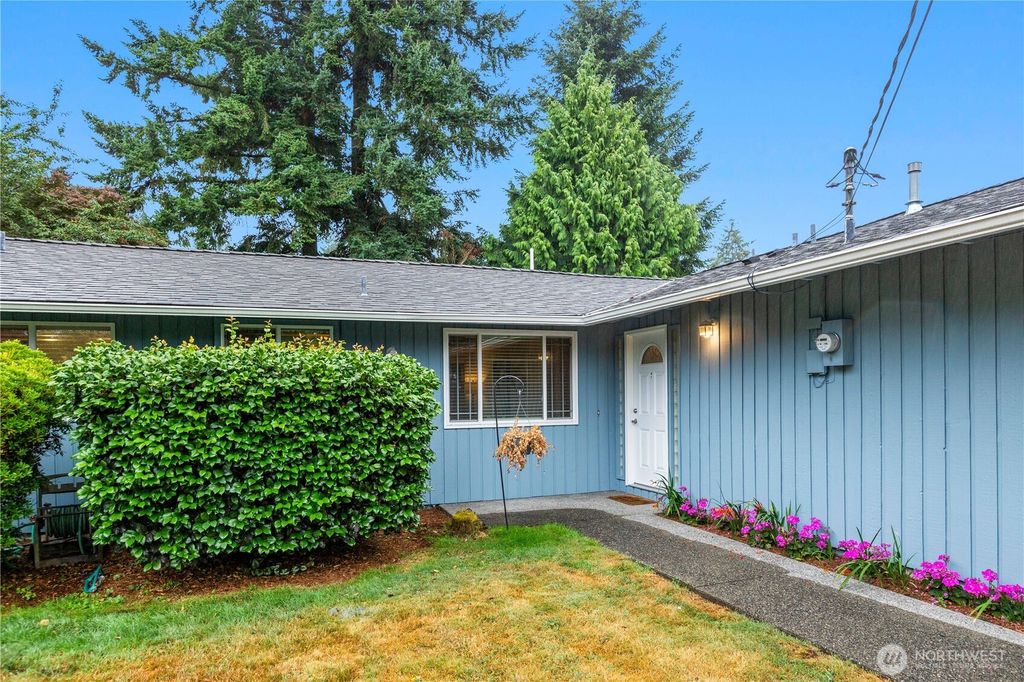 Photo of 8711 NE 138th Street, Kirkland, WA 98034 (MLS # 2408497)