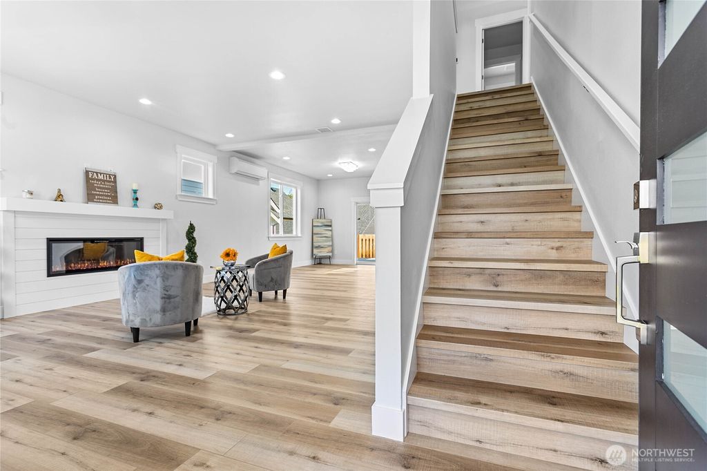 Photo of 2832 Hazelwood Drive Dr, Blaine, WA 98230 (MLS # 2465912)