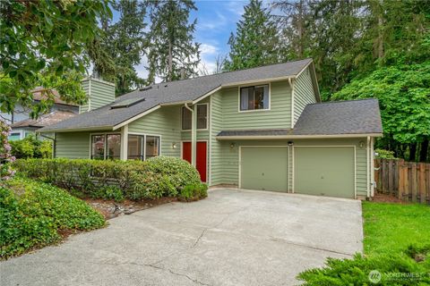 Photo of 3811 S 255th Place, Kent, WA 98032 (MLS # 2516834)