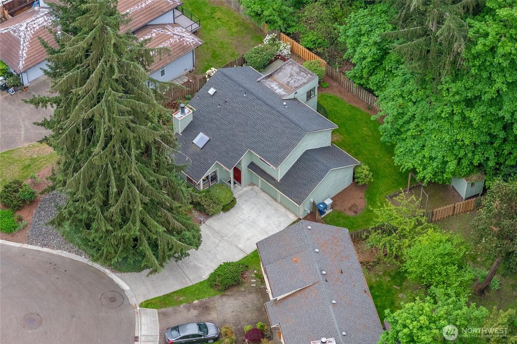Photo of 3811 S 255th Place, Kent, WA 98032 (MLS # 2516834)