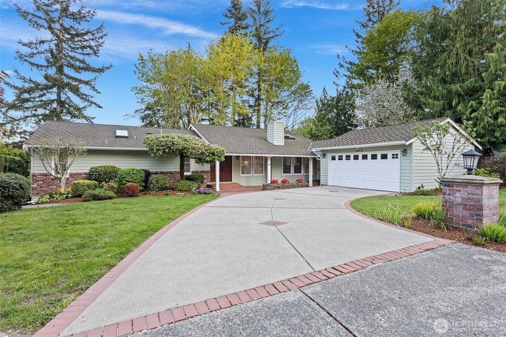 Photo of 4578 144th Avenue SE, Bellevue, WA 98006 (MLS # 2342305)