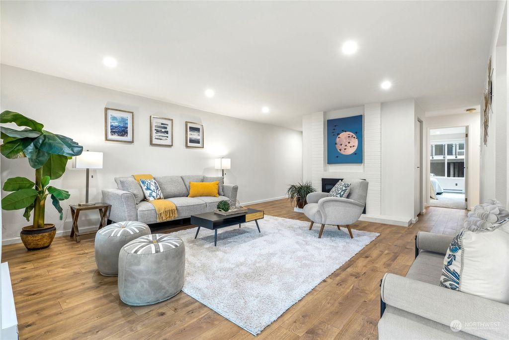 Photo of 3206 80th Avenue SE #3A, Mercer Island, WA 98040 (MLS # 1997206)