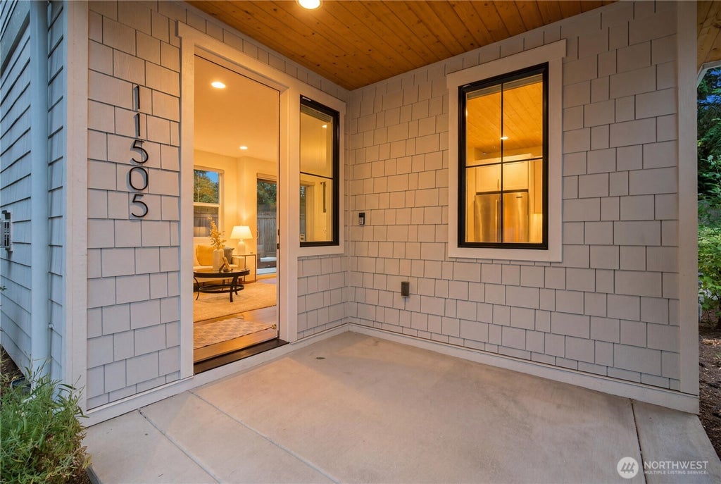 Photo of 11505 112th Court NE, Kirkland, WA 98033 (MLS # 2581472)