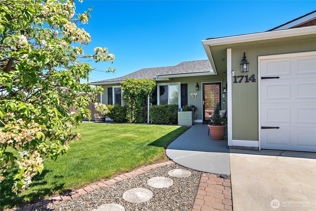 Photo of 1714 Indiana Drive, Ellensburg, WA 98926 (MLS # 2515483)