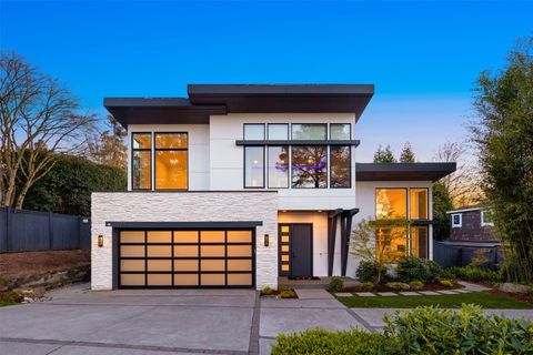 Photo of 9215 NE 32nd Street, Clyde Hill, WA 98004 (MLS # 2493388)